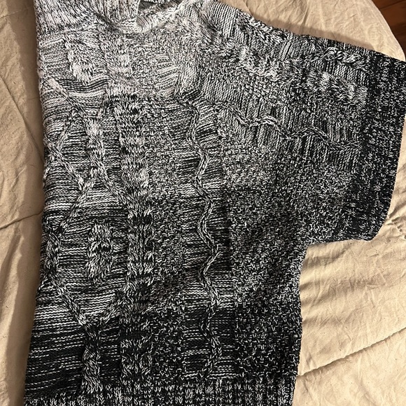 White House Black Market Sweater - Picture 7 of 7